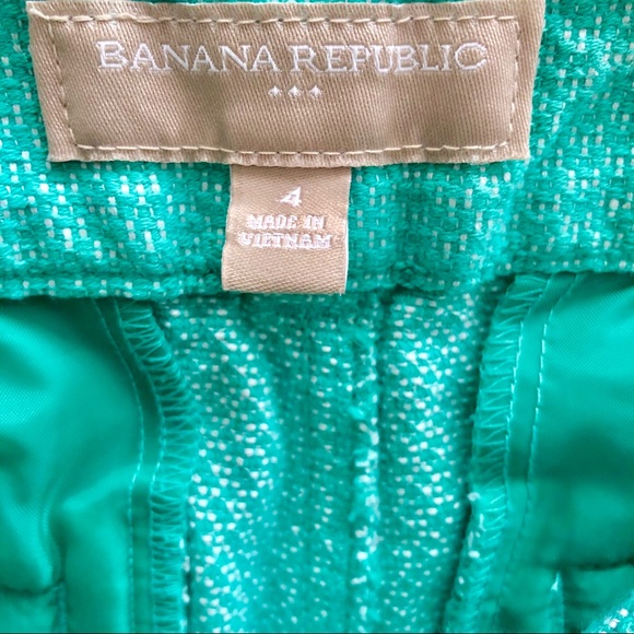 Banana Republic Green Shorts, Size 4 - Picture 3 of 4